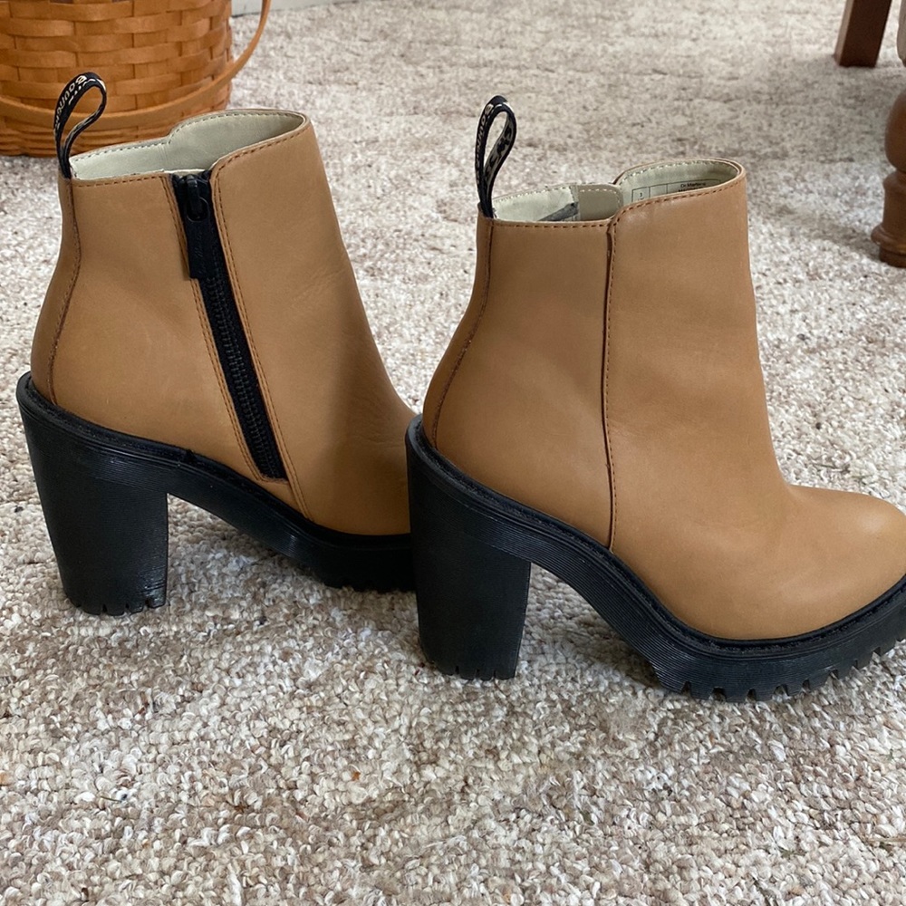 Dr. martens size 5 heeled boots